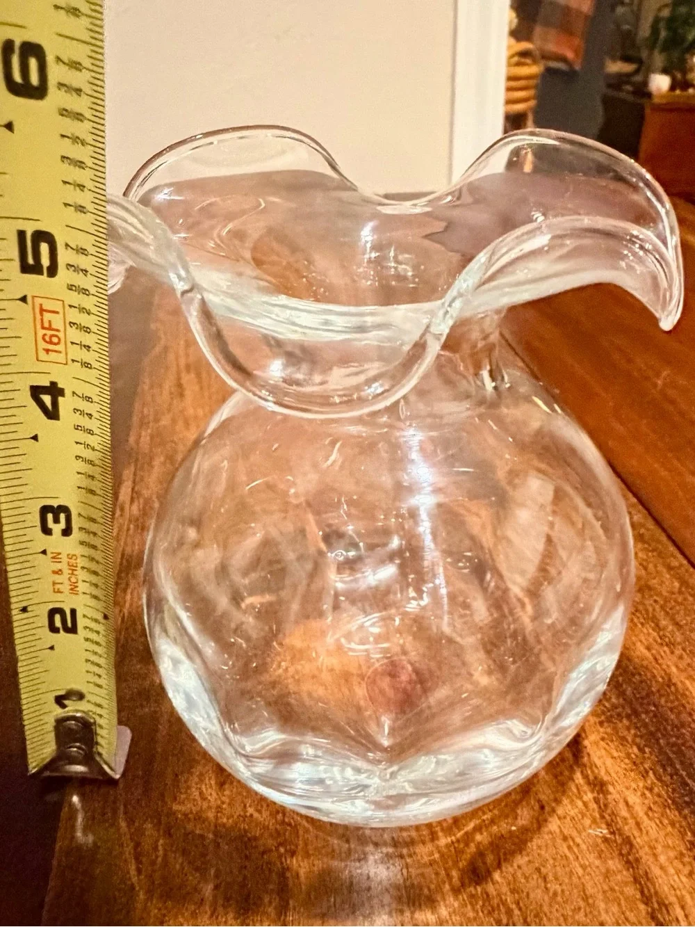 Gorgeous mouthblown Italian VIETRI Hibiscus Glass Clear Bud Vase 5.5”